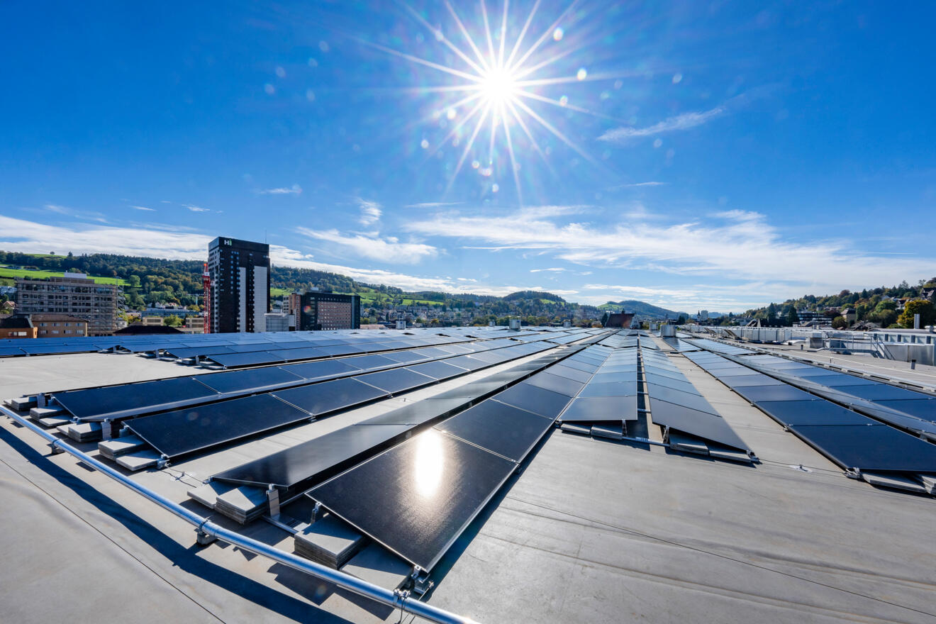 Auf dem Dach der St.Galler Solar Community.jpg