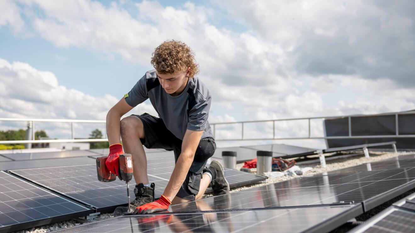Solarteur montiert Panels