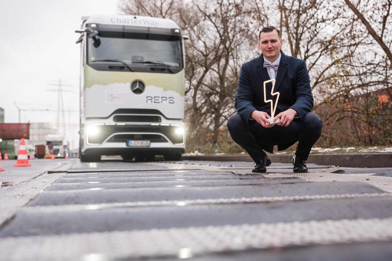 Weltpremiere in Hamburg: Tiroler Start-up wandelt Verkehrsenergie in Strom um