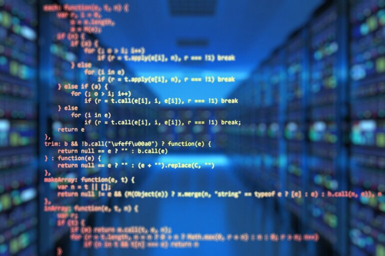 Symbolbild RZ und Source Code